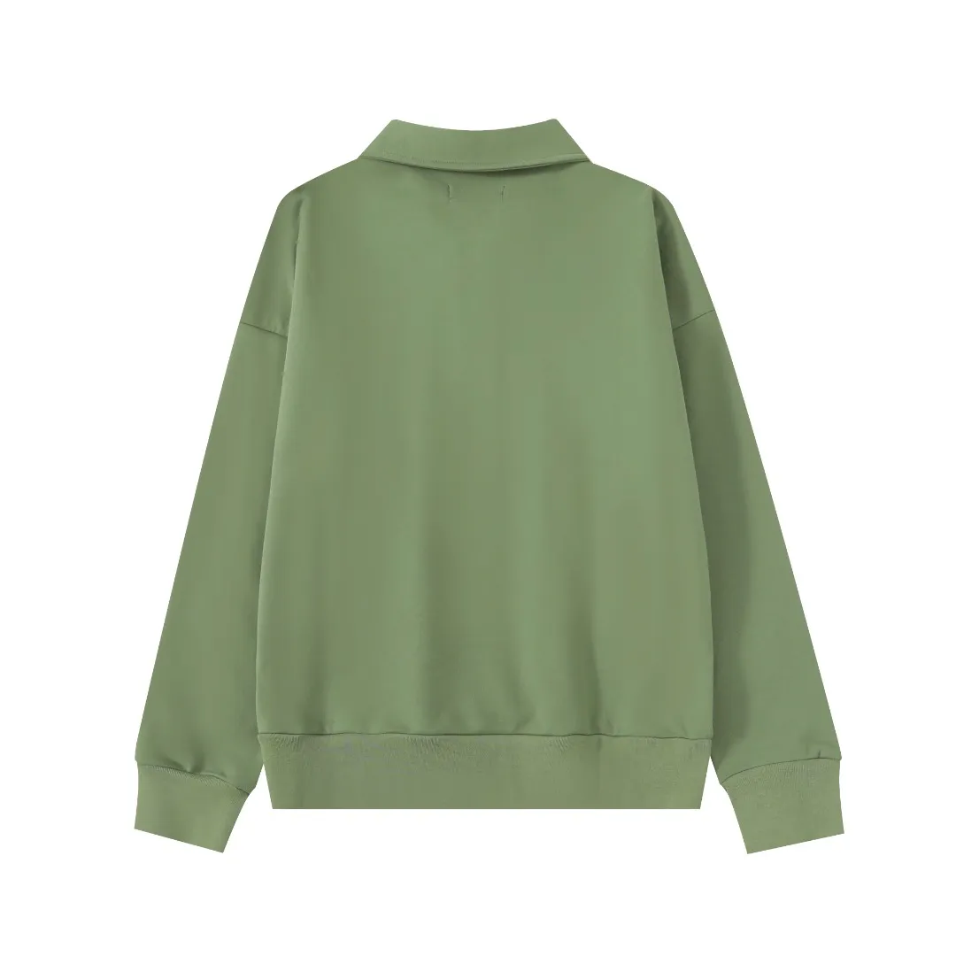 P260 #R99 Ralph Lauren pony logo eight-color half-zip lapel sweatshirt. Wear three times in one suit, easy to switch styles: Fully stand-up collar mode: crisp lapel three-dimensional windproof, taking into account warmth and cool lines, full of coolness ▫️Half-open lazy mode: slightly exposed collarbone, relaxed and comfortable | Pair with a shirt or high collar to show the intellectual atmosphere ▫️Full-open V-neck mode: Visually extends the neck-shoulder ratio | Stacking is more layered, hiding the flesh and making it look slimmer, making it easy to wear with a sense of luxury. Genderless design, shared wardrobe concept: White is gentle and elegant | Black is cool and slimming | Both colors can be used to create a couple CP look. 8 colors are available in the full line | From classic to soft | Meet all daily and occasion dressing needs Quality is reflected in the details: Micro-label logo embroidery | Loose but not procrastinating tailoring | High-grade fabrics ensure a comfortable fit. Easily manage various scenarios such as workplace commuting, weekend leisure, and date travel, effortless chic is the definition of effortless chic.  Color: Black White Navy Mint Green Khaki Pink Yellow Army Green Size: S M L